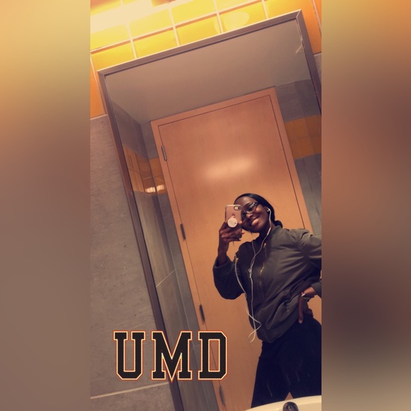 Meet your Posher, Ivy - Picture 3 of 5